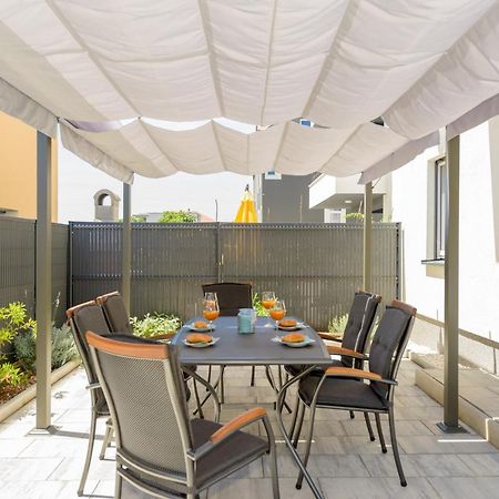 Apartamento New, Private Heated Swimming Pool, Free Parking, Trogir Centar Exterior foto