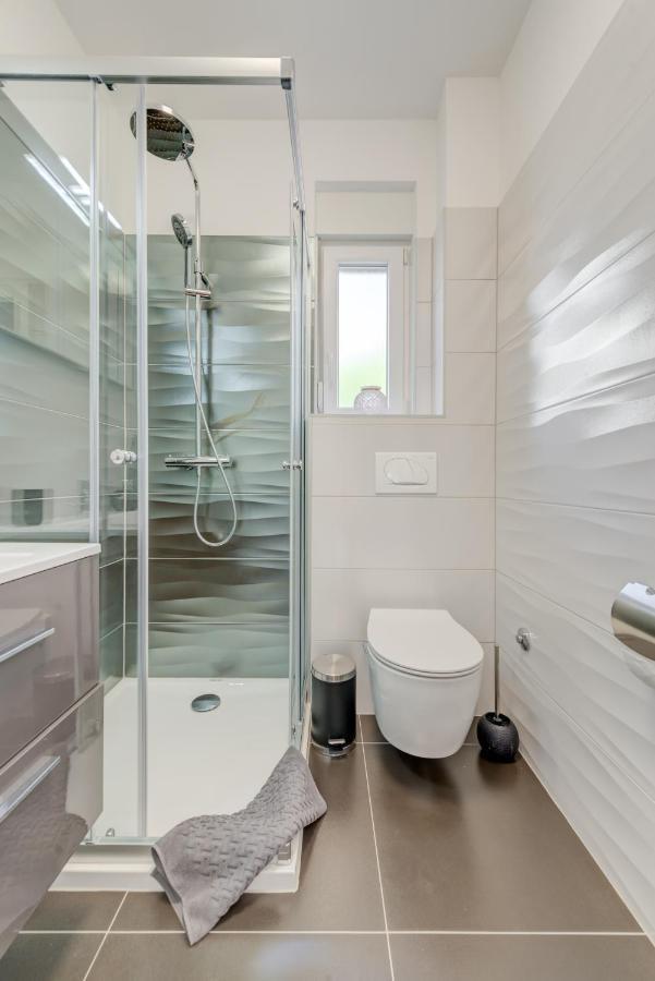Apartamento New, Private Heated Swimming Pool, Free Parking, Trogir Centar Exterior foto