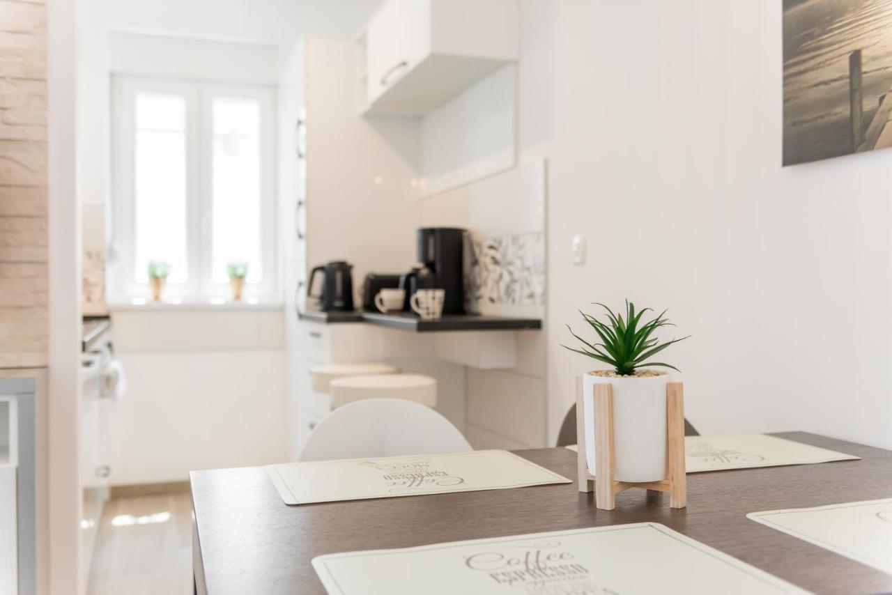 Apartamento New, Private Heated Swimming Pool, Free Parking, Trogir Centar Exterior foto