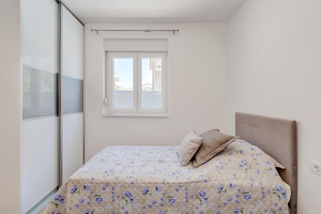 Apartamento New, Private Heated Swimming Pool, Free Parking, Trogir Centar Exterior foto