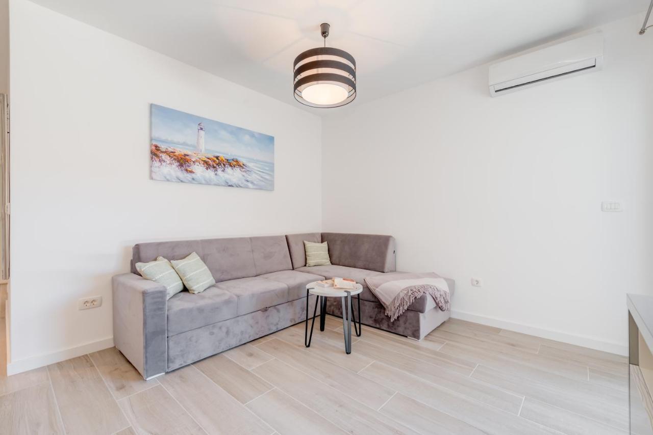 Apartamento New, Private Heated Swimming Pool, Free Parking, Trogir Centar Exterior foto