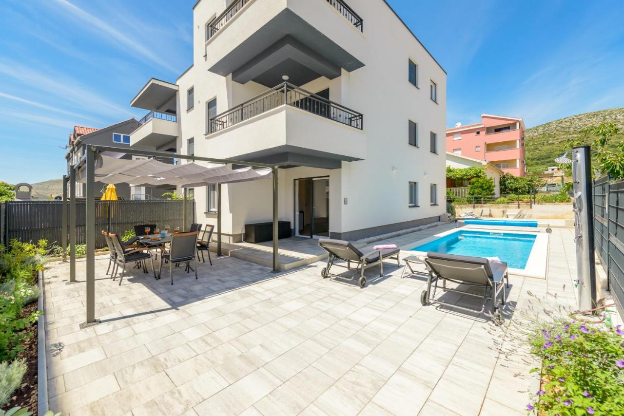 Apartamento New, Private Heated Swimming Pool, Free Parking, Trogir Centar Exterior foto