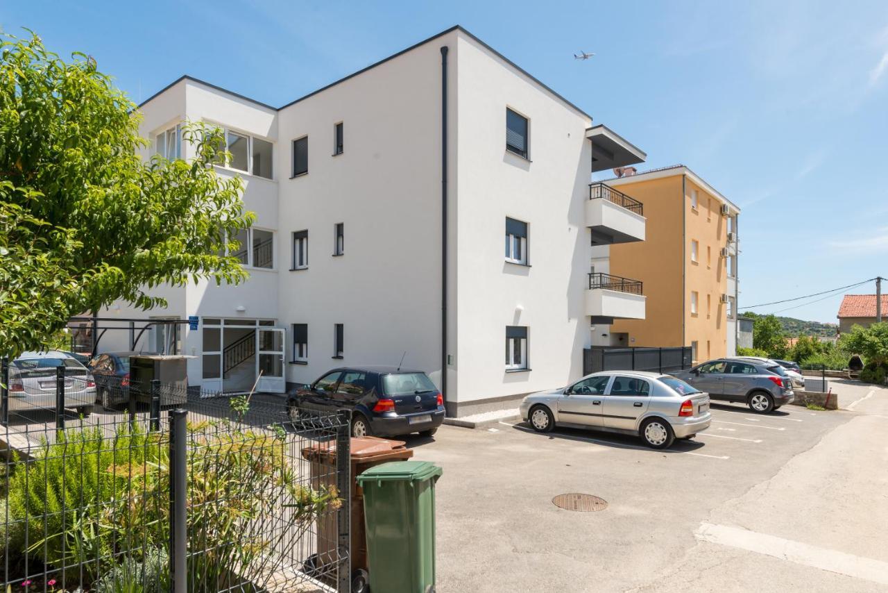 Apartamento New, Private Heated Swimming Pool, Free Parking, Trogir Centar Exterior foto
